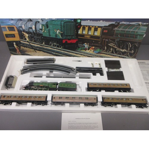 10E - Two Hornby OO gauge Electric Train Sets (both in R824-9140 00-510 boxes) 1x comprising of LNER Class... 