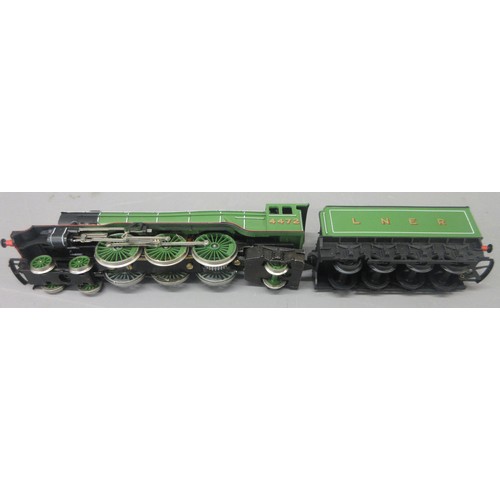 10E - Two Hornby OO gauge Electric Train Sets (both in R824-9140 00-510 boxes) 1x comprising of LNER Class... 