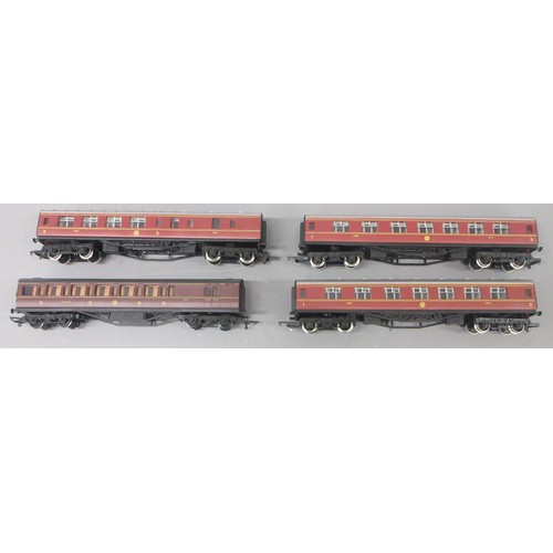 10E - Two Hornby OO gauge Electric Train Sets (both in R824-9140 00-510 boxes) 1x comprising of LNER Class... 