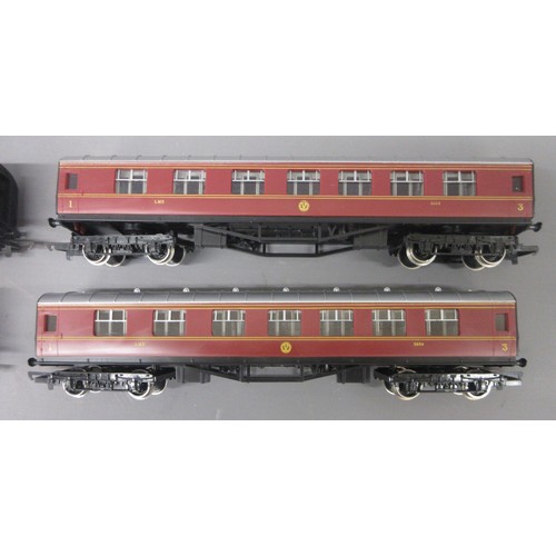 10E - Two Hornby OO gauge Electric Train Sets (both in R824-9140 00-510 boxes) 1x comprising of LNER Class... 