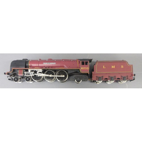 10E - Two Hornby OO gauge Electric Train Sets (both in R824-9140 00-510 boxes) 1x comprising of LNER Class... 