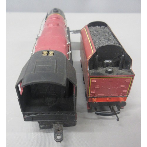 10E - Two Hornby OO gauge Electric Train Sets (both in R824-9140 00-510 boxes) 1x comprising of LNER Class... 