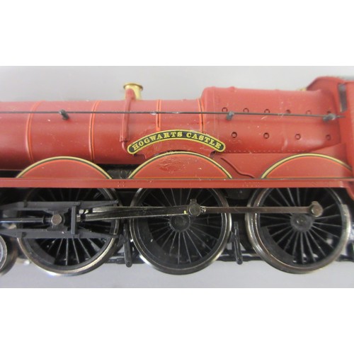 10C - Hornby R.1025 'Hogwarts Express' Electric train set, from Harry Potter and The Philosopher's Stone c... 