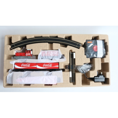 10L - Hornby R1233 Coca-Cola Christmas train set, box contents in mint/as new condition (vendor states mod... 