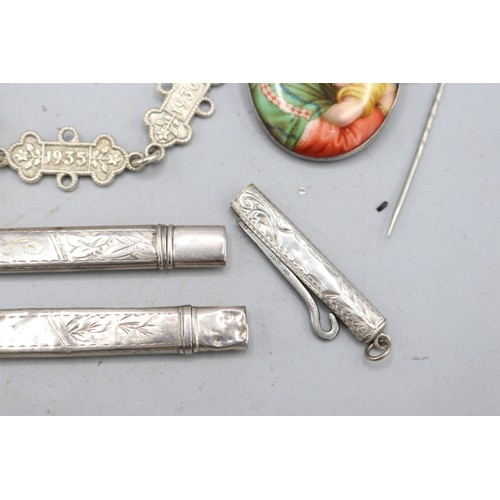 56 - Mixed lot of silver jewellery and accessories, comprising a hallmarked sterling silver 