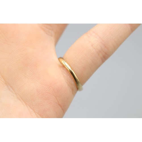 23 - Stamped 9ct yellow gold pearl toi et moi ring, comprising two 6mm pearl beads set to offset twisted ... 
