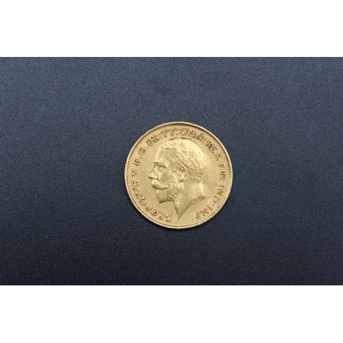 19 - George V (1910-1936) 1912 Half-Sovereign and small collection of coins to in 5 silver 3ds, Australia... 