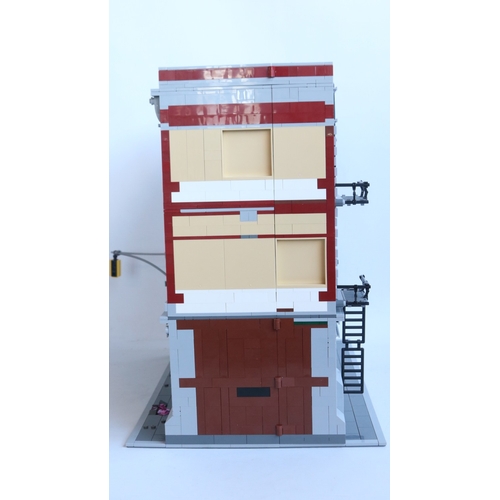  Built Lego 75827 Ghostbusters Firehouse in excellent condition, no colour fading/yellowing etc. note... 