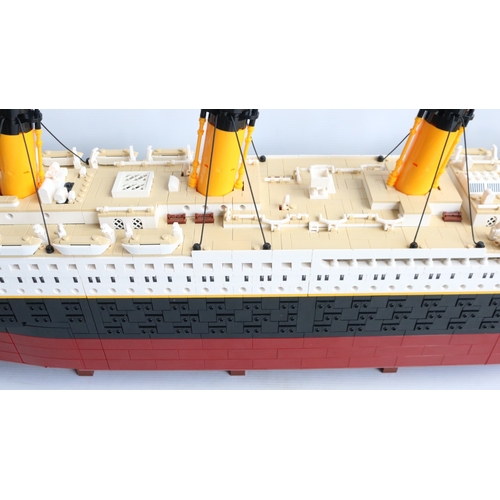  Built Lego 10294 Titanic in excellent condition with good condition box and instruction manuals (som... 