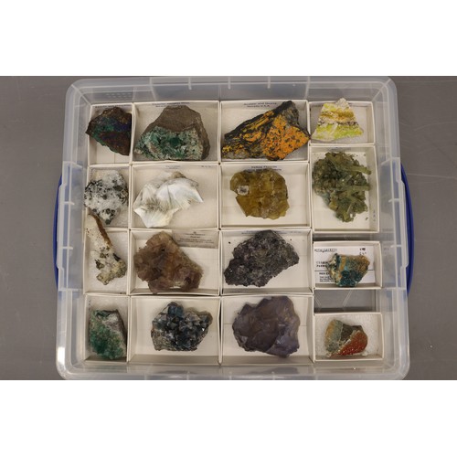 Mixed lot of 16 assorted mineral specimens, comprising azurite ...