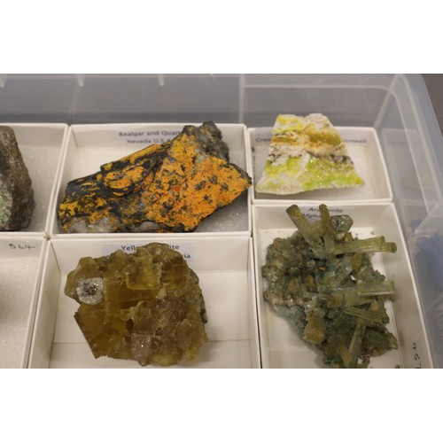 Mixed lot of 16 assorted mineral specimens, comprising azurite ...