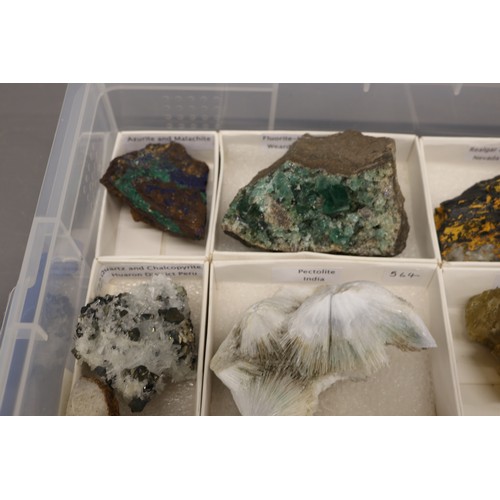 Mixed lot of 16 assorted mineral specimens, comprising azurite ...