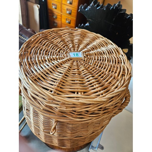 18 - Wicker washing bin