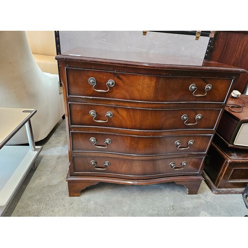 20 - Small mahogany veneer chest of 4 drawers