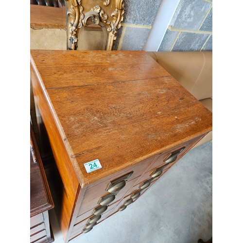 24 - Antique chest of drawers - Haberdashery/ Filing cabinet.
Pull out drawers with green baize to bases.