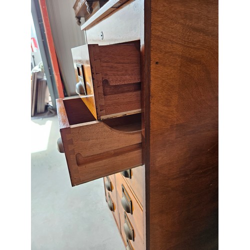 24 - Antique chest of drawers - Haberdashery/ Filing cabinet.
Pull out drawers with green baize to bases.