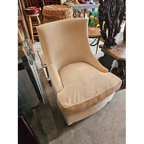 28 - Italian velvet designed lounge chair. High quality.