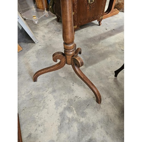 36 - Georgian mahogany tilt top side table