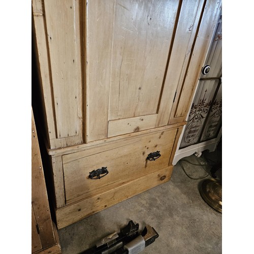 60 - Small antique pine wardrobe