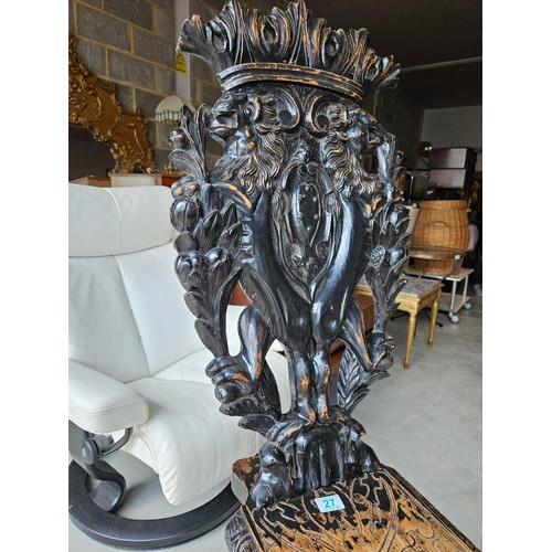 27 - Sgabello gothic carved Italian hall chair.