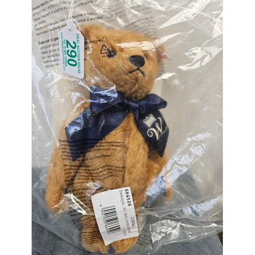 290 - William - Steiff Royal Bear 

Steiff limited edition collectors bear 

As new - never displayed - bo... 