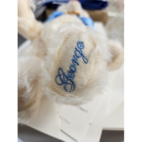 291 - George - Steiff Royal Baby Bear

Steiff limited edition collectors bear 
 
As new - never displayed ... 