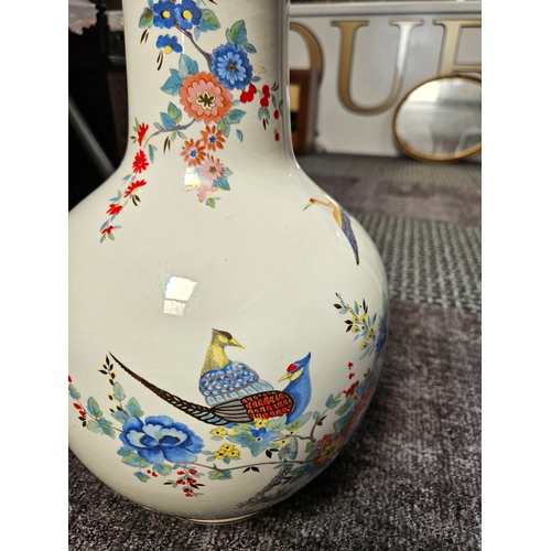 301 - Large oriental vase with herons