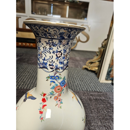 301 - Large oriental vase with herons