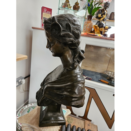 312 - Large bronze bust of a lady