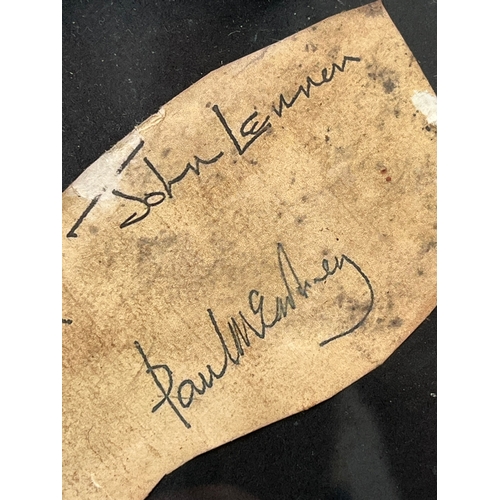 324 - The Beatles signature, George Harrison, John Lennon, Ringo Starr & Paul McCartney.
Unsure on authent... 