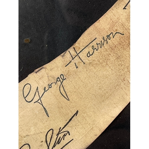 324 - The Beatles signature, George Harrison, John Lennon, Ringo Starr & Paul McCartney.
Unsure on authent... 