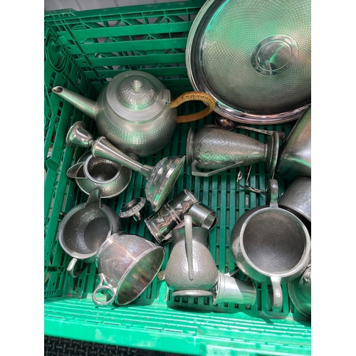 336 - Various items of silver plate and pewter