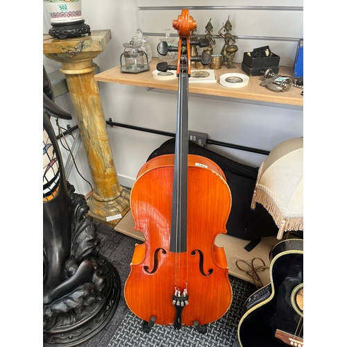 343 - 1/2 size cello with bow and case