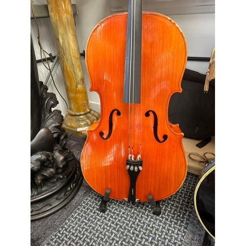 343 - 1/2 size cello with bow and case