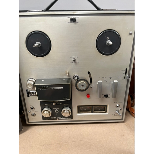 345 - Akai 1710 4 Track Tape Recorder - reel to reel 
With speakers 
Appears to be working