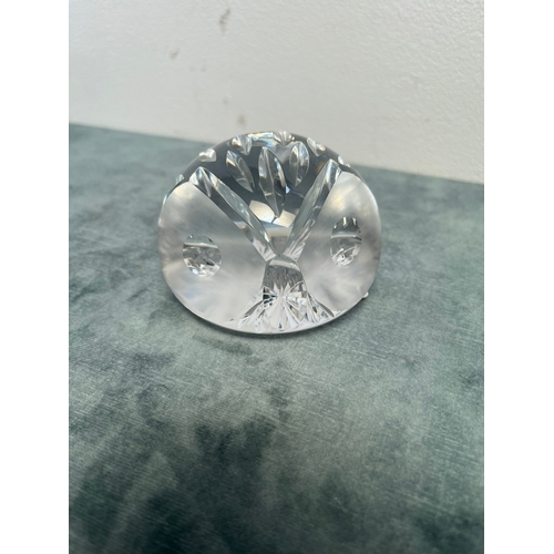 377 - 1 x Crystal owl paperweight