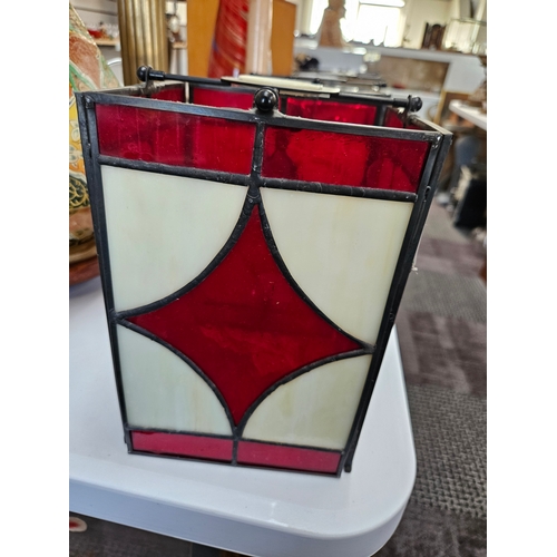 496 - Tiffany style lamp shade