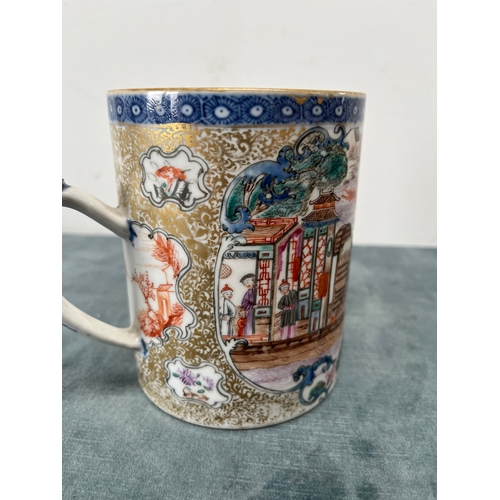 201 - A Chinese famille rose export porcelain tankard, late Qianlong period, the cylindrical body painted ... 