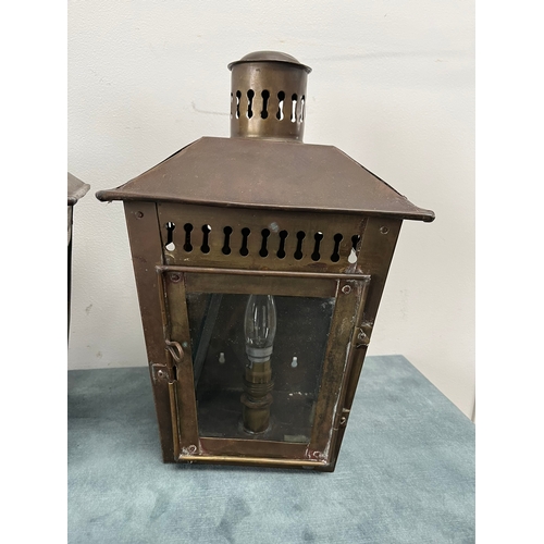 235 - 2 x Brass lanterns