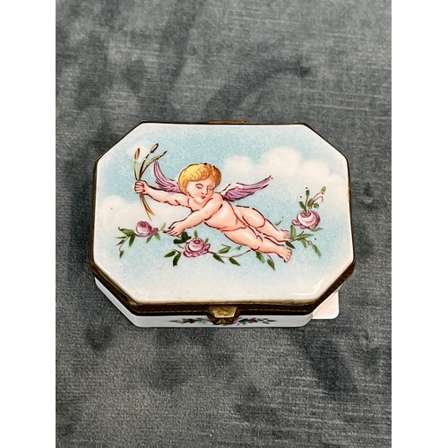 378 - Small German porcelain pill pot