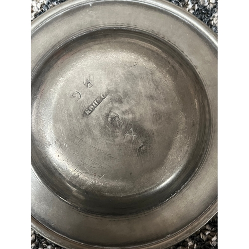 390 - 4 x c17th century X Pewter plates