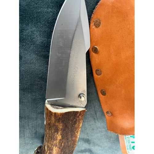 416 - Smith and Wesson marked hunting knife