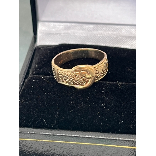 610 - 9ct gold belt / eastern style ring 2.3g