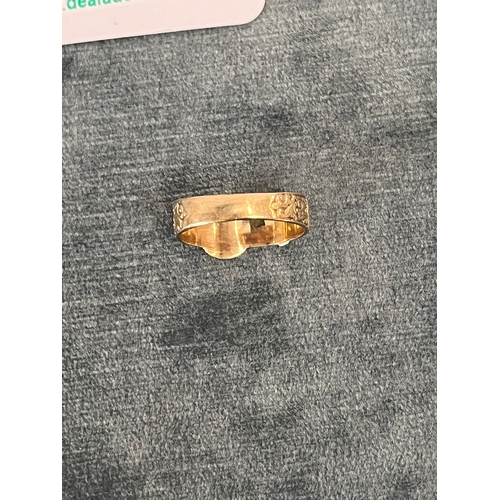 610 - 9ct gold belt / eastern style ring 2.3g