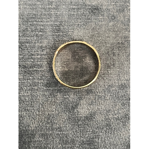 610 - 9ct gold belt / eastern style ring 2.3g