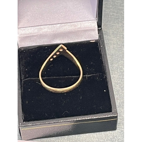 614 - 9ct gold wishbone ring - 1.9g