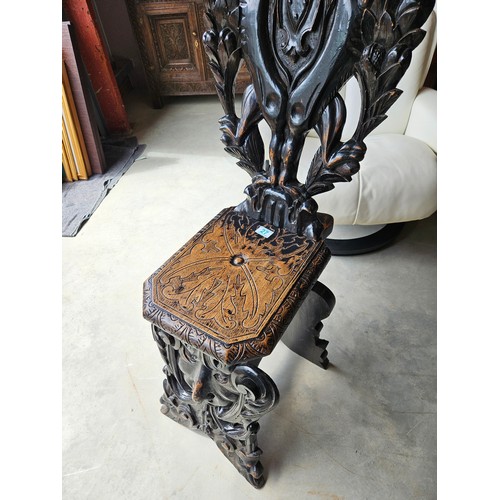 27 - Sgabello gothic carved Italian hall chair.