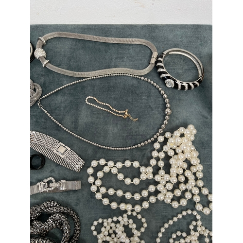 616 - Large bag of various costume jewelry