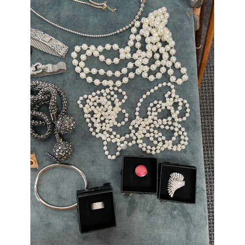 616 - Large bag of various costume jewelry