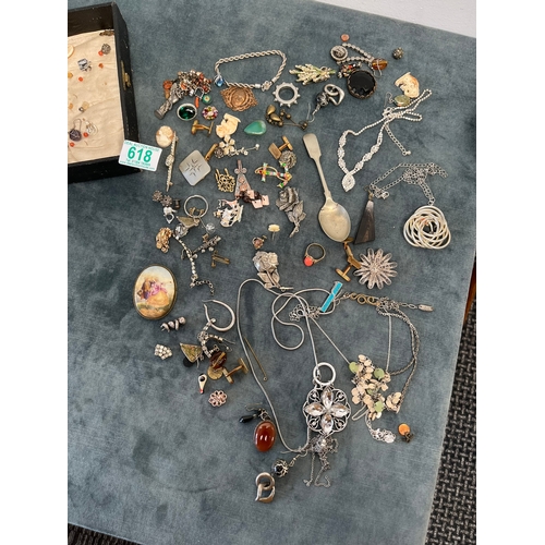 618 - Box of costume jewelry